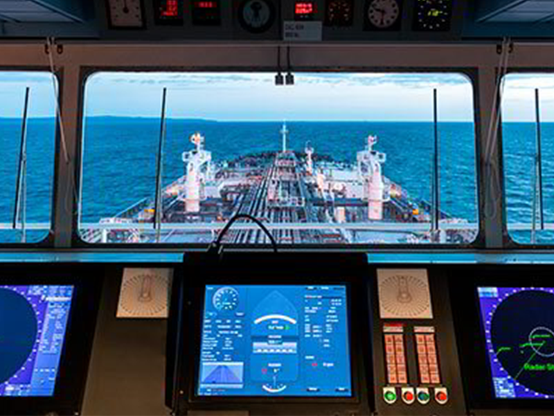 Muaj computers hauv Marine Ship Equipment solution