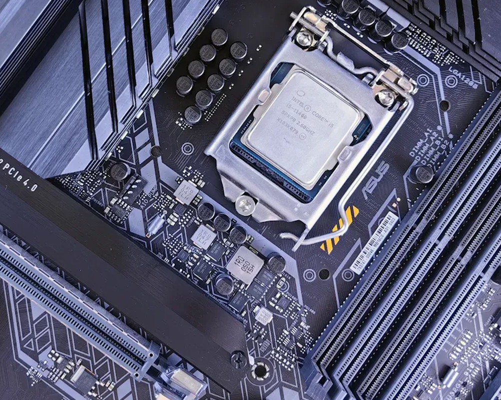 AMD Ryzen R1600 vs Intel Celeron J4125 Efficiency Battle~1