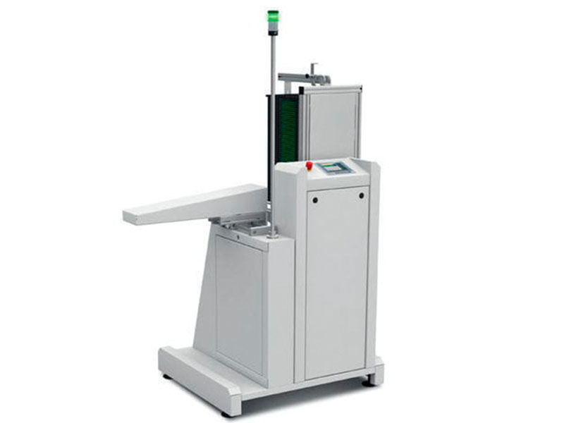 Industrial display solution in SMT/PCB automatic board loading and unloading machine